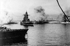 Attack on Mers-el-Kébir: French battleship Strasbourg under fire