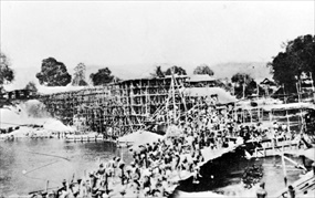 Burma-Thailand Railway: Bridge building at Tarmarkan, Thailand, n.d.