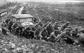 Operation Barbarossa: German car pulled through knee-deep Russian mud