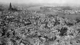 Saturation bombing: Cologne, 1945