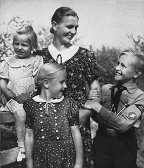 Model German mother and children