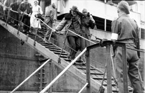 Operation Hannibal: East Prussia evacuees arrive by ship in Germany, 1945