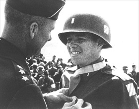 Gen. Patch and 2nd Lt. Murphy, Salzburg, June 2, 1945