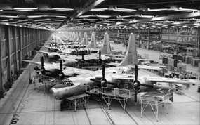 B-32 Fort Worth assembly line 1944
