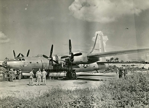 B-32 Hobo Queen II maintenance Tinian 1945