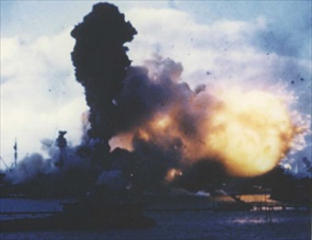 USS Arizona’s forward magazines explode after hit by Japa­nese bomb, Decem­ber 7, 1941