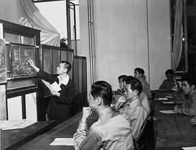 MISLS Nisei students in Presidio classroom, early 1942