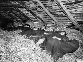 Oper­a­tion Hal­yard: Downed U.S. airmen sleeping in a Serbian hayloft, 1944