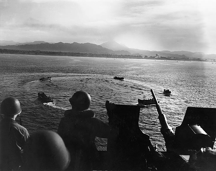Bougainville Campaign: U.S. Marines approach Cape Torokina Bougainville Campaign: U.S. Marines approach Cape Torokina